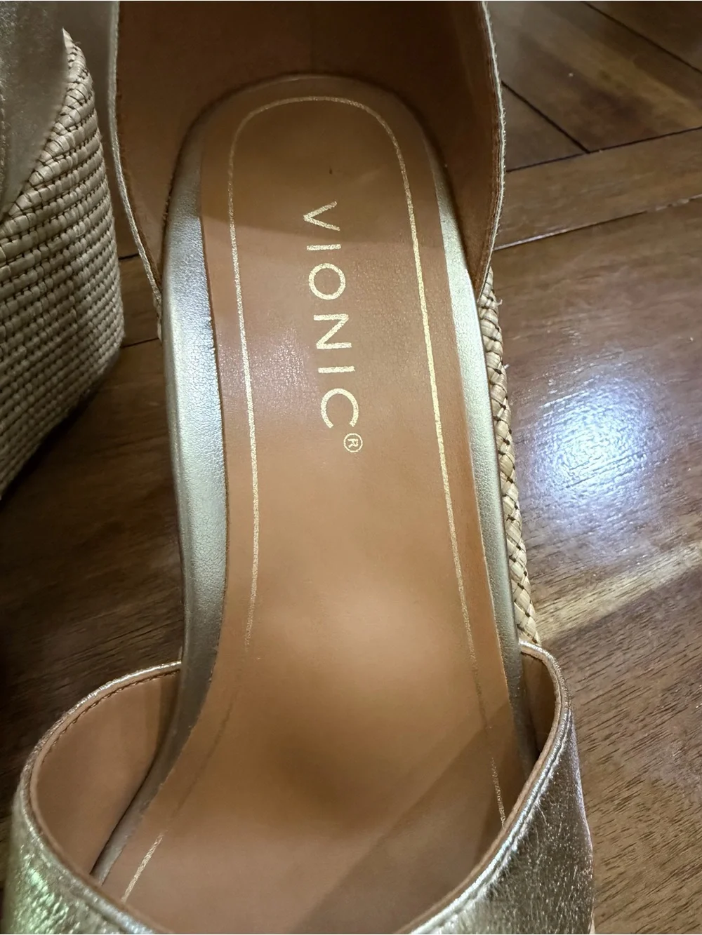Vionic Marina Metallic Gold Leather Espadrille Wedge Sandals Size 6 Comfort